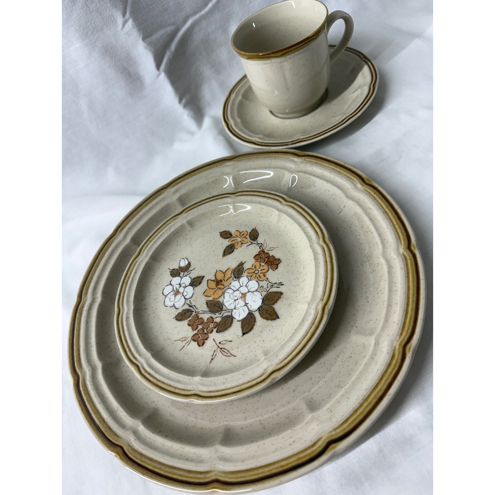 Crown Manor Autumn Blossom Stoneware 4 Piece Place Setting Handpainted Japan